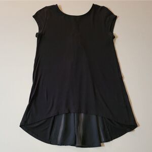 Kim & Cami Black Hi-Lo Hemline Top